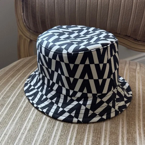 Valentino Garavani Black and White Geometric Hat - Picture 1 of 6